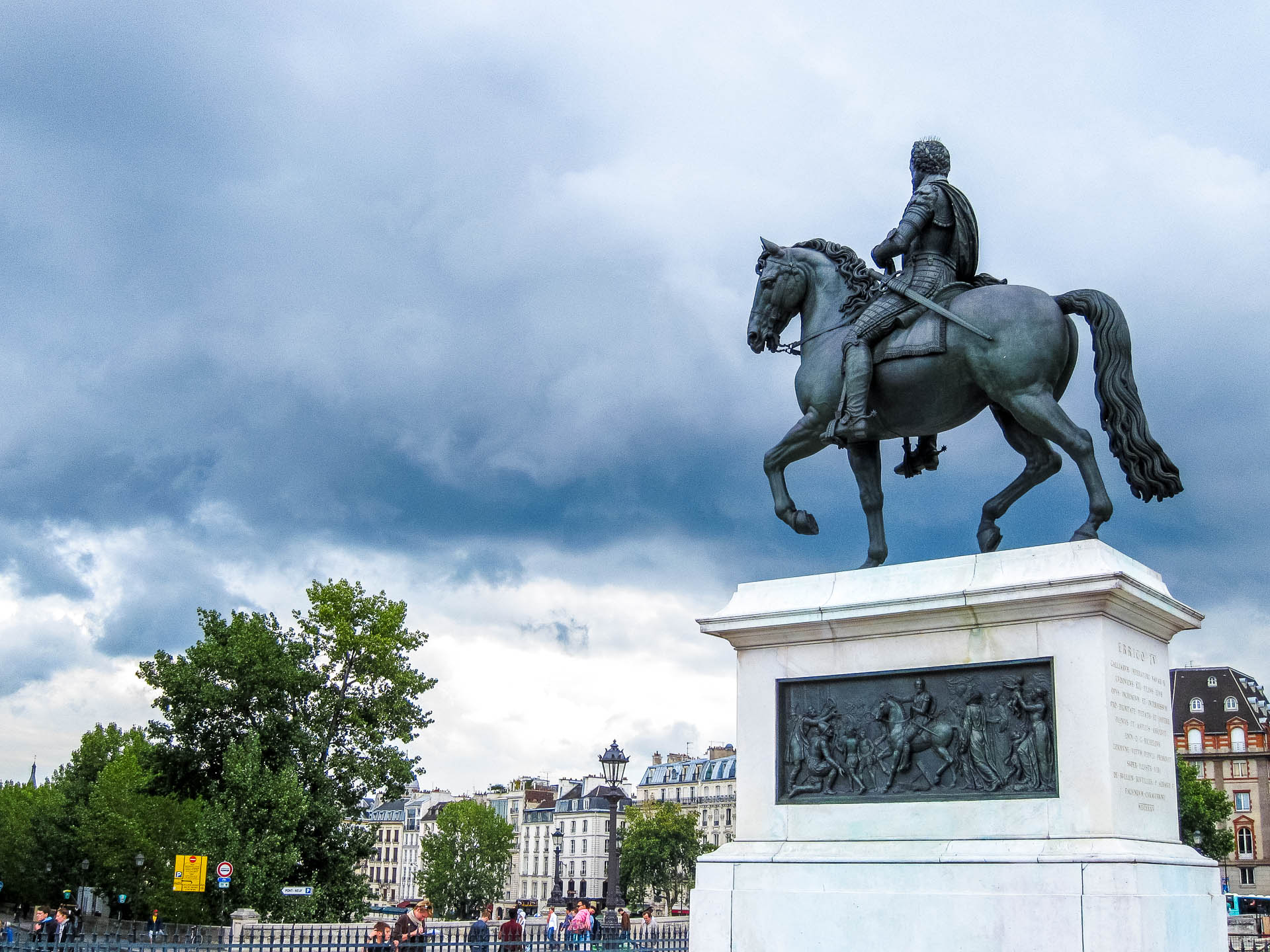 Square du vert-Galant, Henri IV statue, Paris