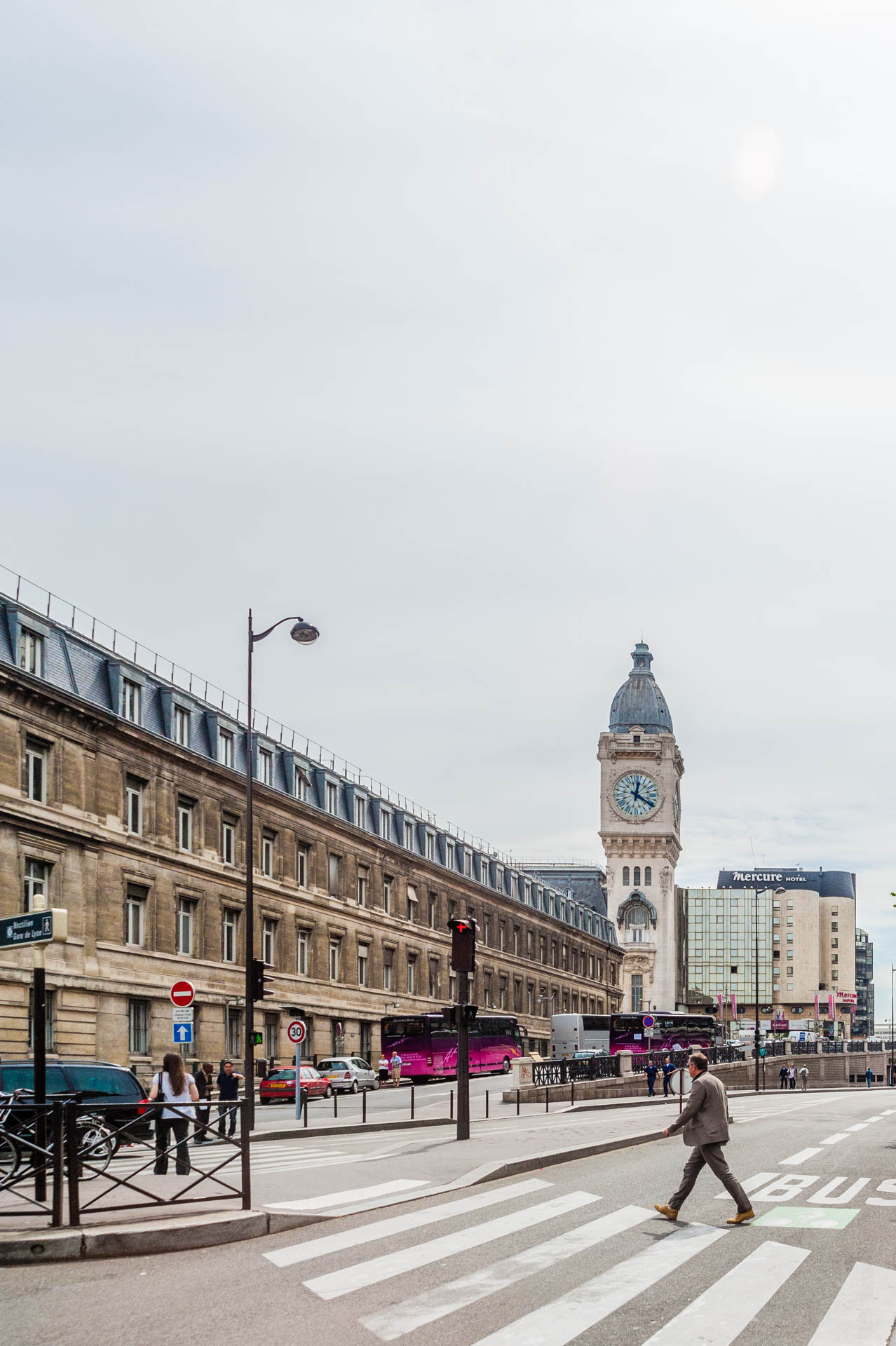 Gare de Lyon, side view, Paris