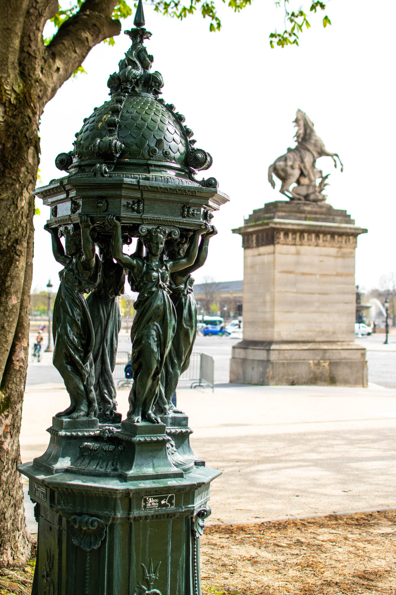 Fontaine Wallace, Chevaux de Marly , Place de la Concorde from Champs-Elysées