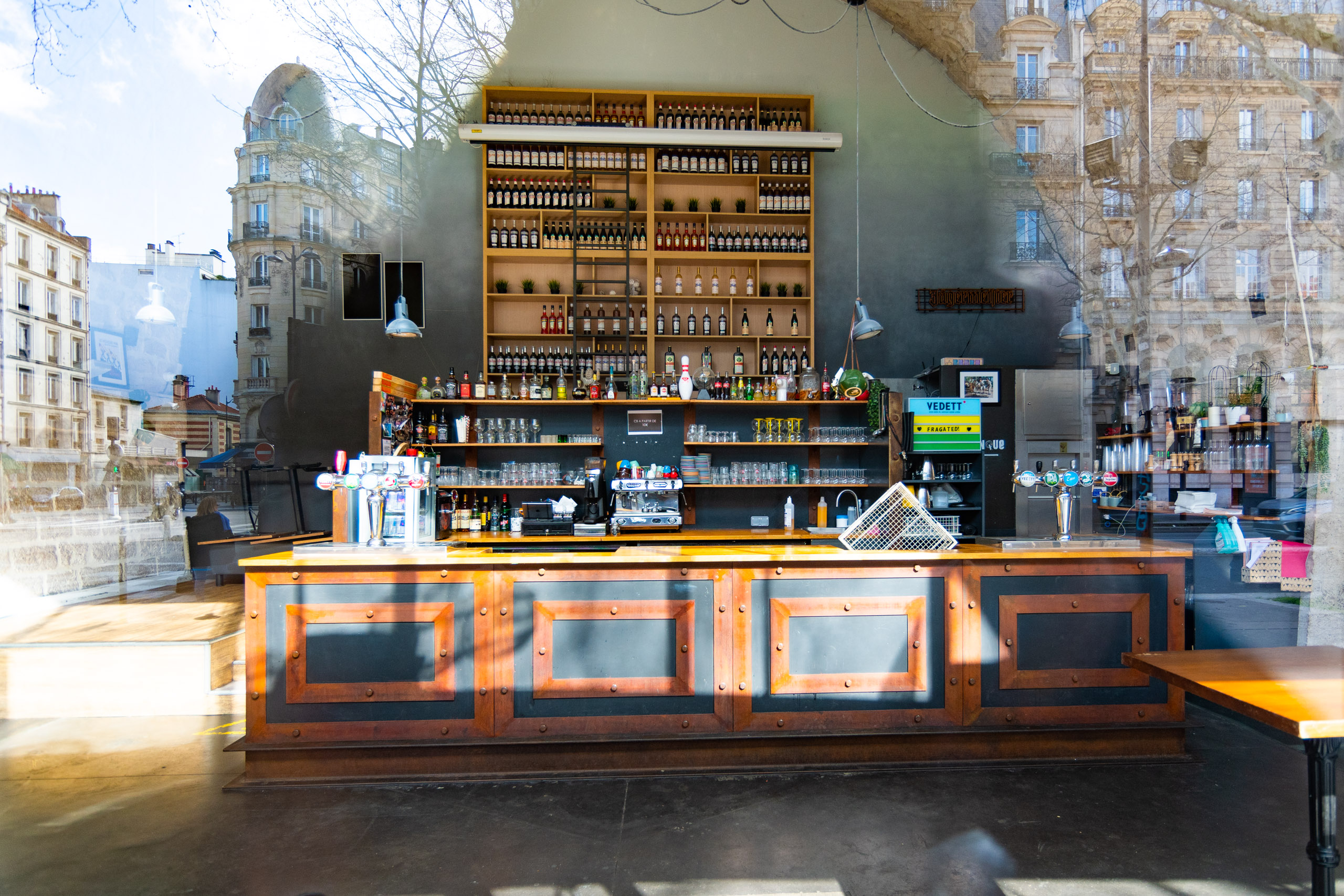 Gamelle restaurant, avenue Daumesnil, Paris 12