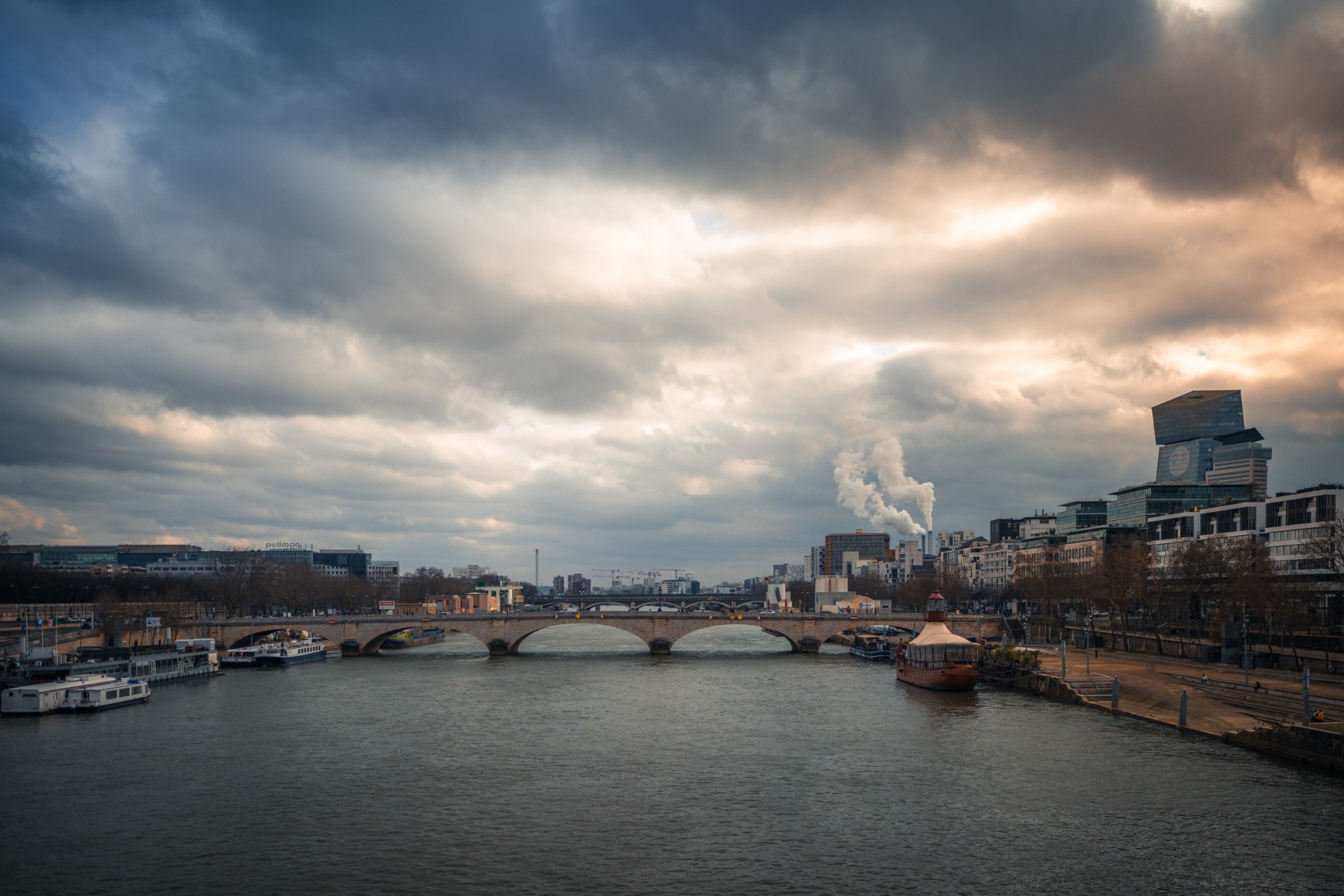 Pont de Tolbiac, view from Passerelle Simone-de-Beauvoir